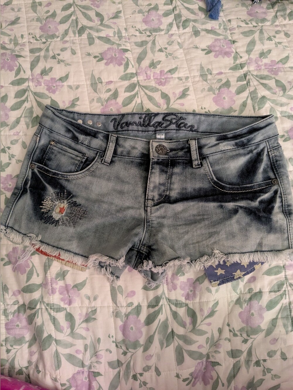 Vanilla Star Size 7 Acid Wash Jean Shorts With American Flag Patterns/Cutouts